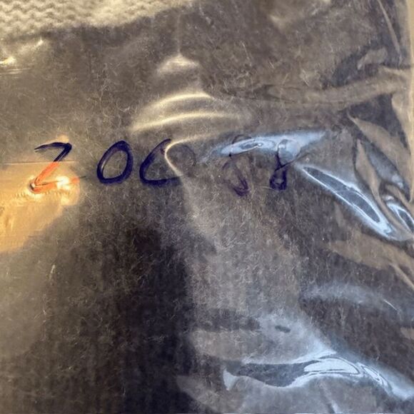 C By Bloomingdale's Dip Dyed Brushed Cashmere Sweater Blue White Black Medium - Picture 9 of 9